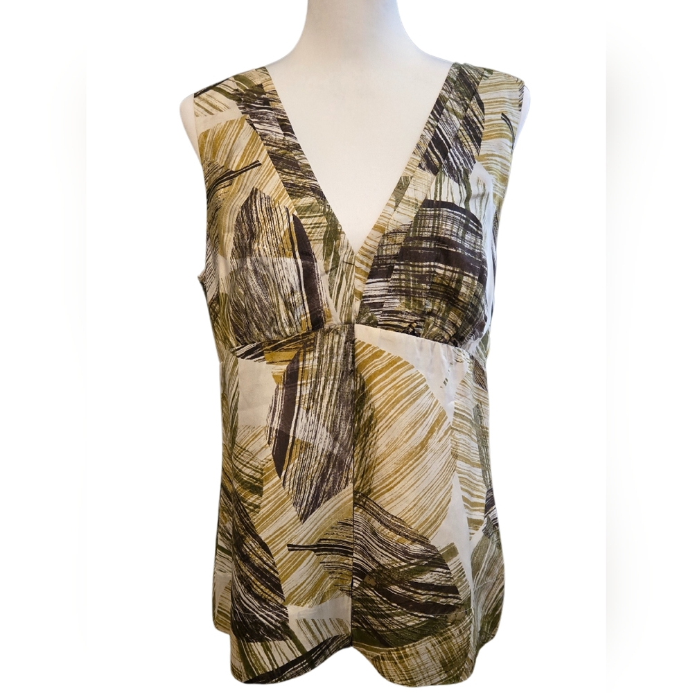 Leaf Print V-Neck Sleeveless Top